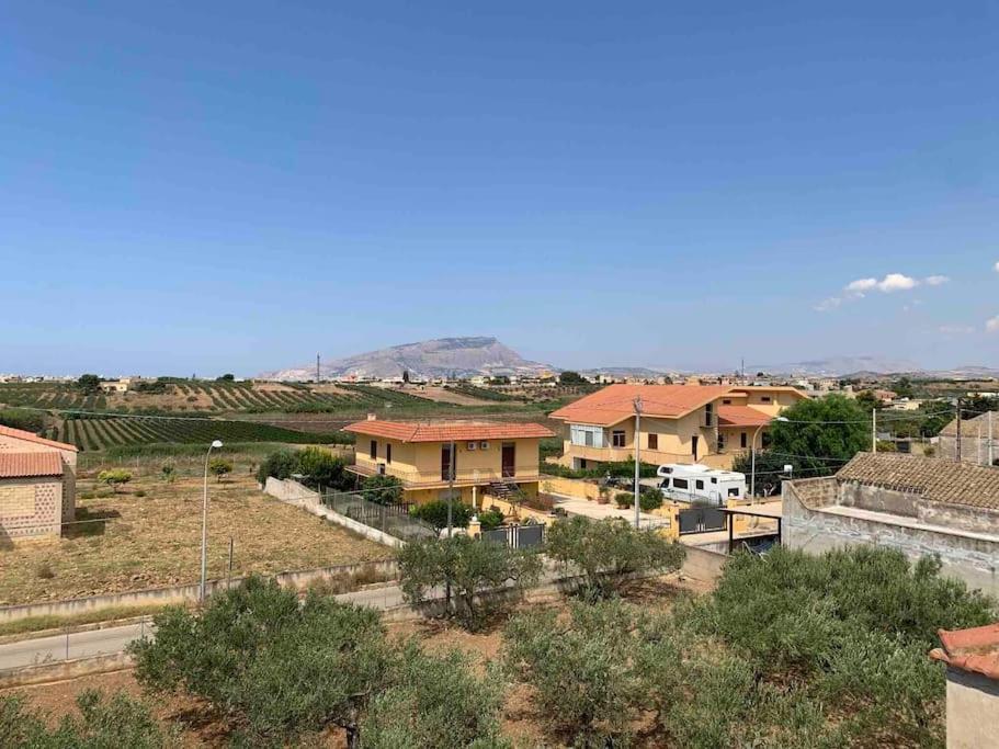 Casa Vacanza Torre Di Mezzo - Tramonto Marausa Exterior photo